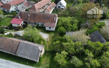 Prašník – Grnča | Malebná chalupa so stodolou a pozemkom 1 616 m²