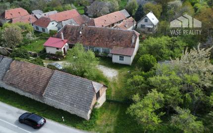 Prašník – Grnča | Malebná chalupa so stodolou a pozemkom 1 616 m²