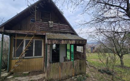 Pozemok s chatkou a nádherným výhľadom v Sokolovciach | 645 m² | elektrina | pokoj a príroda