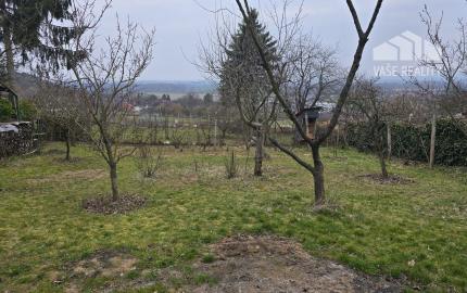 Pozemok s chatkou a nádherným výhľadom v Sokolovciach | 645 m² | elektrina | pokoj a príroda