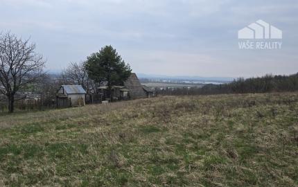 Pozemok s chatkou a nádherným výhľadom v Sokolovciach | 645 m² | elektrina | pokoj a príroda