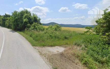 Pozemok 35 355 m² vhodný na chov koní či hospodárstvo – Prašník