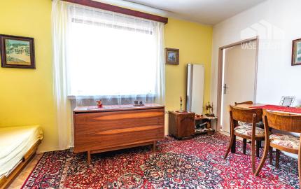 Na predaj 2,5 izbový byt s veľkou terasou 56 m² + 43 m², Krížna ul., Staré Mesto, kúpou voľný