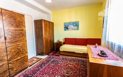 Na predaj 2,5 izbový byt s veľkou terasou 56 m² + 43 m², Krížna ul., Staré Mesto, kúpou voľný