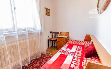 Na predaj 2,5 izbový byt s veľkou terasou 56 m² + 43 m², Krížna ul., Staré Mesto, kúpou voľný