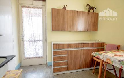 Na predaj 2,5 izbový byt s veľkou terasou 56 m² + 43 m², Krížna ul., Staré Mesto, kúpou voľný