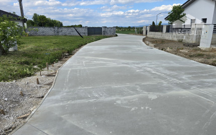 PREDAJ STAVEBNÝ POZEMOK 634 M² BOROVCE /VODA, ELEKTRINA, KANALIZÁCIA/