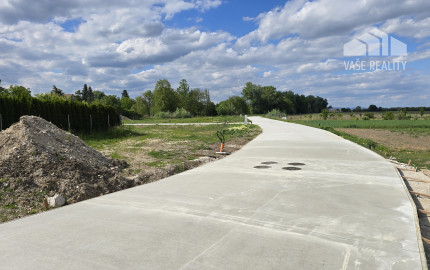 STAVEBNÝ POZEMOK 561 M² BOROVCE *VIDEO* /ELEKTRINA, VODA, KANALIZÁCIA/