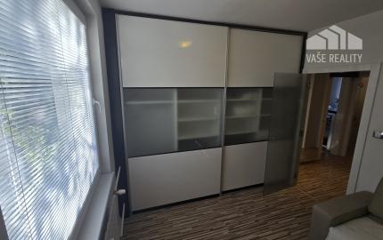 Stačí si priniesť osobné veci – komplet zariadený dizajnový 3-izbový byt | Tehelná, Trnava
