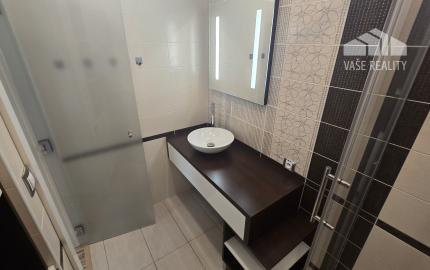 Stačí si priniesť osobné veci – komplet zariadený dizajnový 3-izbový byt | Tehelná, Trnava