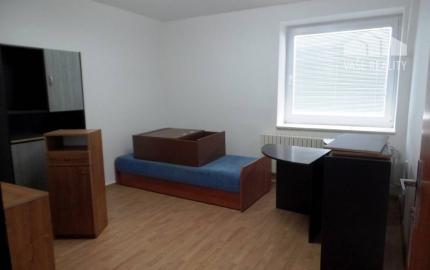 Na prenájom administratívna budova 160 m2 s garážou - Nové Mesto nad Váhom