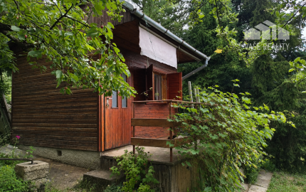 2 chatky, pozemok 563m2 Trenčianske Teplice