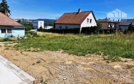 Stavebný pozemok o výmere 695 m2 v súkromnej štvrti - Stará Turá