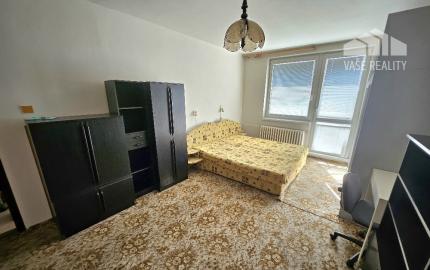 Prenájom 1 izbový byt / CENTRUM/ 42 m2/ BALKÓN/ PIVNICA