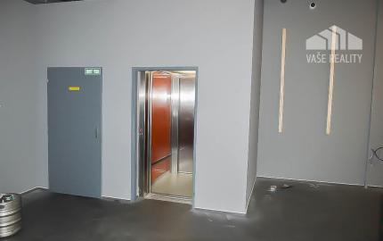 Na prenájom, priestor 226 m², Dunajská ul. Staré Mesto, od 1.10.2026, bez provízie