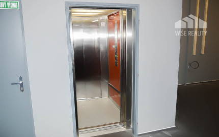Na prenájom, priestor 226 m², Dunajská ul. Staré Mesto, od 1.10.2026, bez provízie