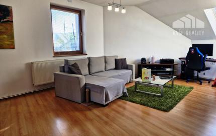 Na prenájom moderný kompletne zariadený 2-izbový byt s veľkou terasou - Nové Mesto n/V