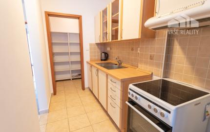 Na prenájom luxusný 2-izbový byt, 73 m², garážové státie, Bratislava – Ružinov (Hrachová), ihneď voľný
