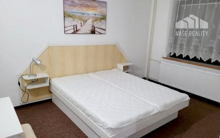 Prenájom 2 izbový byt s parkovaním Pod Párovcami, Piešťany.