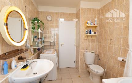 Na prenájom priestranný 3-izbový byt s lodžiou, 101 m², nádherný výhľad na Bratislavu,Zadunajská cesta, Petržalka, od 10/2026