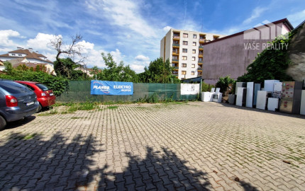 ** EXKLUZÍVNE ** Na predaj stavebný pozemok o výmere 678 m2 - ul. Piešťanská - Nové Mesto n/V