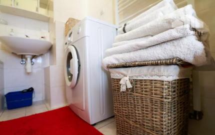 Na prenájom krásny a veľký 1-izbový byt s balkónom, 48 m², Agátová ul. Dúbravka, voľný od 15.8.2026