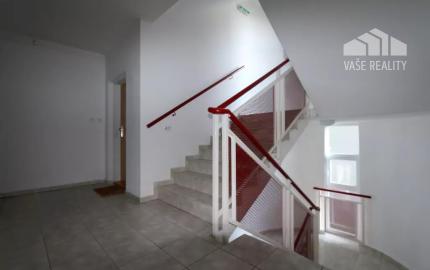 Na prenájom krásny a veľký 1-izbový byt s balkónom, 48 m², Agátová ul. Dúbravka, voľný od 15.8.2026