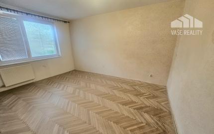 2,5 izbový byt Bánovce nad Bebravou/CENTRUM-STRED/PLASTOVÉ OKNÁ