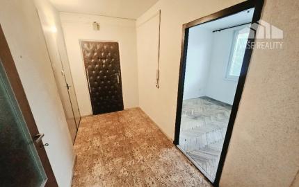 2,5 izbový byt Bánovce nad Bebravou/CENTRUM-STRED/PLASTOVÉ OKNÁ