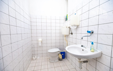 Exkluzívna ponuka, Komerčný objekt Pravenec, pozemok 2100 m2