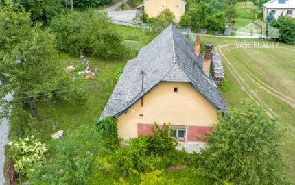 Na predaj pozemok 1308 m2 s rodinným domom Košecké Podhradie