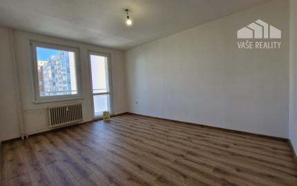 ** EXKLUZÍVNE ** Na predaj 3-izbový byt s balkónom po rozsiahlej modernej rekonštrukcií - ul Dukelská, Nové Mesto n/V