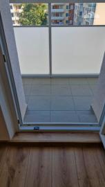 ** EXKLUZÍVNE ** Na predaj 3-izbový byt s balkónom po rozsiahlej modernej rekonštrukcií - ul Dukelská, Nové Mesto n/V