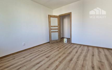 ** EXKLUZÍVNE ** Na predaj 3-izbový byt s balkónom po rozsiahlej modernej rekonštrukcií - ul Dukelská, Nové Mesto n/V