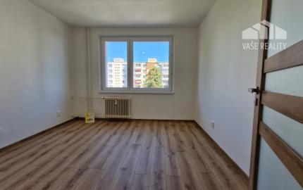 ** EXKLUZÍVNE ** Na predaj 3-izbový byt s balkónom po rozsiahlej modernej rekonštrukcií - ul Dukelská, Nové Mesto n/V