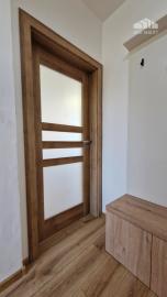 ** EXKLUZÍVNE ** Na predaj 3-izbový byt s balkónom po rozsiahlej modernej rekonštrukcií - ul Dukelská, Nové Mesto n/V