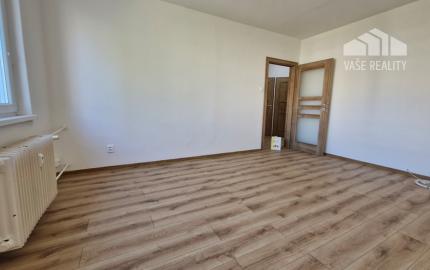 ** EXKLUZÍVNE ** Na predaj 3-izbový byt s balkónom po rozsiahlej modernej rekonštrukcií - ul Dukelská, Nové Mesto n/V