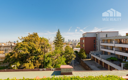 Na predaj výnimočný 3-izbový byt s veľkou terasou a panoramatickým výhľadom – Čapkova ulica, Horský park