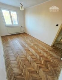 3 izbový byt Bánovce nad Bebravou/CENTRUM/62 m2 LOGGIA/PIVNICA