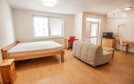 Na prenájom krásny a veľký 1-izbový byt s balkónom, 48 m², Agátová ul. Dúbravka, voľný ihneď