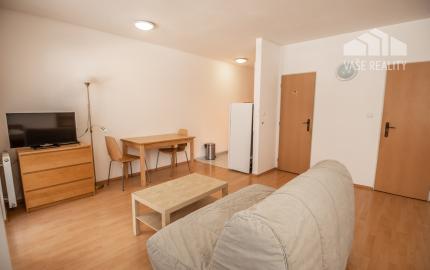 Na prenájom krásny a veľký 1-izbový byt s balkónom, 48 m², Agátová ul. Dúbravka, voľný ihneď