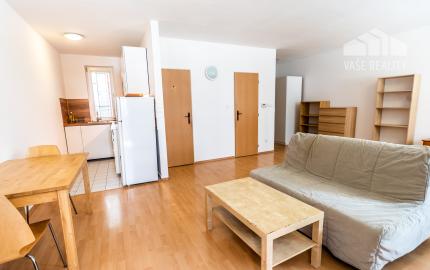 Na prenájom krásny a veľký 1-izbový byt s balkónom, 48 m², Agátová ul. Dúbravka, voľný ihneď