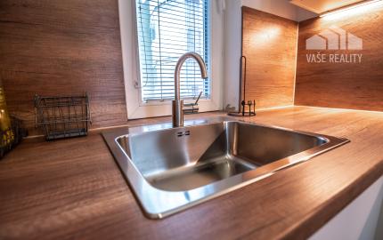 Na prenájom krásny a veľký 1-izbový byt s balkónom, 48 m², Agátová ul. Dúbravka, voľný ihneď