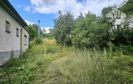Rodinný dom s krásnym pozemkom v obci Kšinná /POZEMOK 831 m2