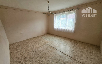Rodinný dom s krásnym pozemkom v obci Kšinná /POZEMOK 831 m2