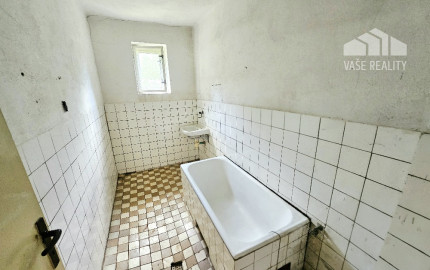Rodinný dom s krásnym pozemkom v obci Kšinná /POZEMOK 831 m2
