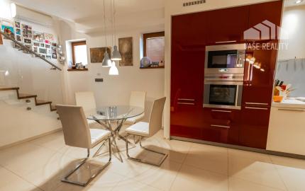 Na predaj výnimočný 3-izbový rodinný dom, 249 m², Vajnory