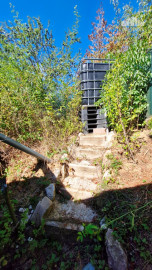 ** Na predaj záhradná chata s príslušenstvom, pozemkom 402 m² a krásnym výhľadom – Nové Mesto n/V **
