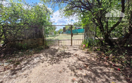 ** Na predaj záhradná chata s príslušenstvom, pozemkom 402 m² a krásnym výhľadom – Nové Mesto n/V **