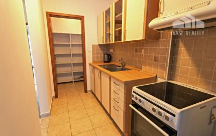 Na prenájom luxusný 2-izbový byt, 73 m², garážové státie, Bratislava – Ružinov (Hrachová), ihneď voľný